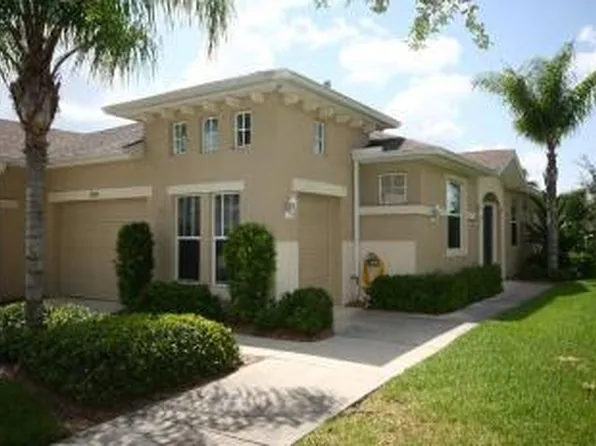 2032 Inverness Greens Dr, Sun City Center, FL 33573