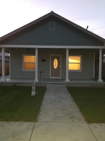 1221 Walnut St photo 1