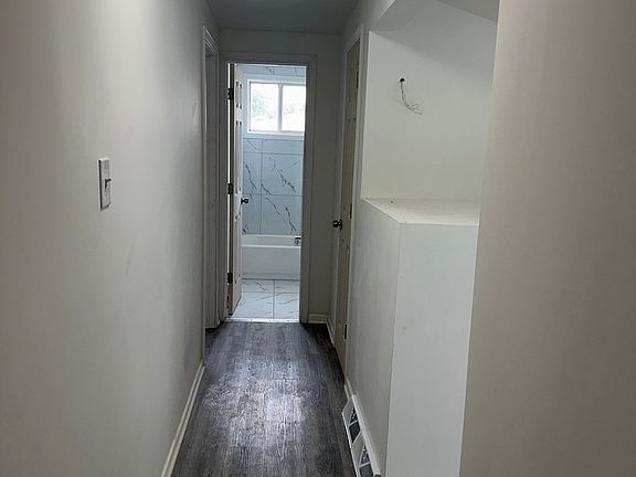 4th image of 16612 Oxford Dr