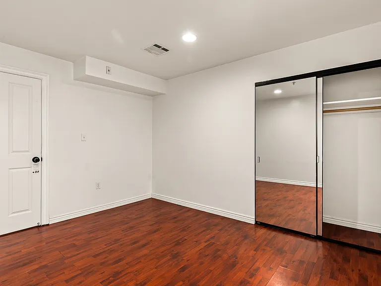2673 Menlo Ave #3 — Photo 17