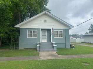 407 SE 3rd St, Fairfield, IL 62837