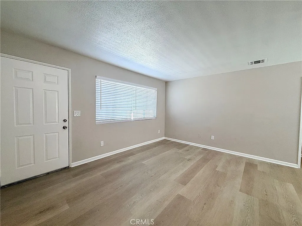 2 bed, 800 sqft, $2,150 — Photo 4
