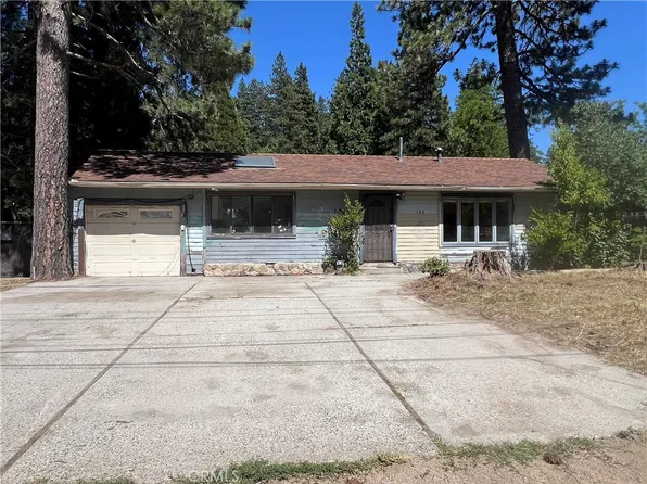 196 Meadow Ln, Crestline, CA 92325