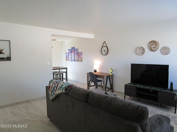 4th image of 1627 E 13th St #1
