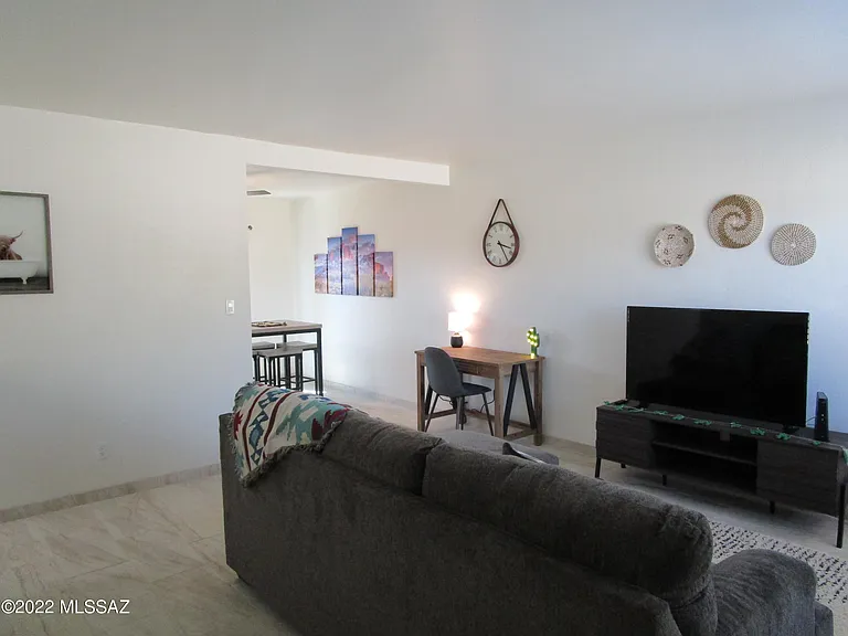 1627 E 13th St #1 — Photo 4