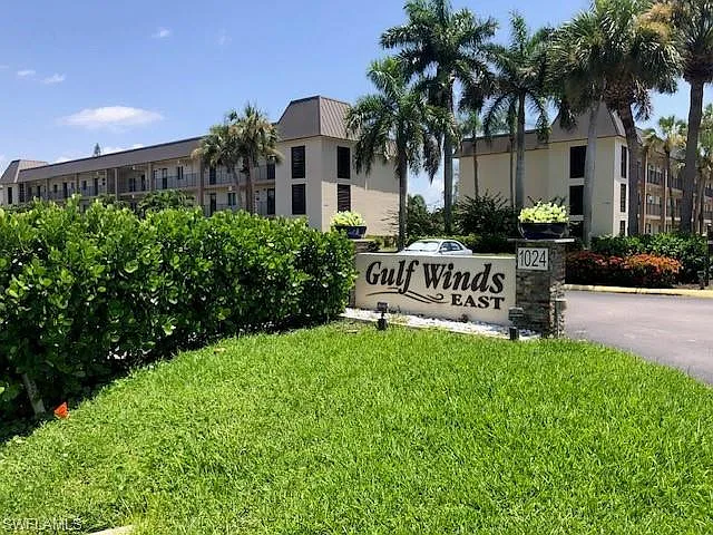 2 bed, 2.0 bath, 900 sqft, $1,800 — Photo 1