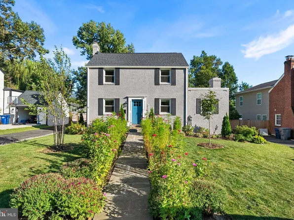 3121 Celadon Ln, Falls Church, VA 22044