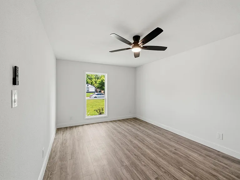 10406 Broadstairs St — Photo 5