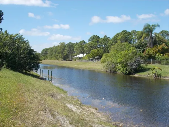 549 SW Whitmore Dr, Port Saint Lucie, FL 34984