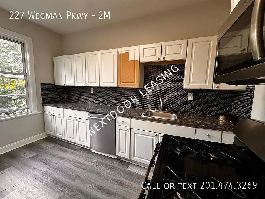 227 Wegman Pkwy #2M