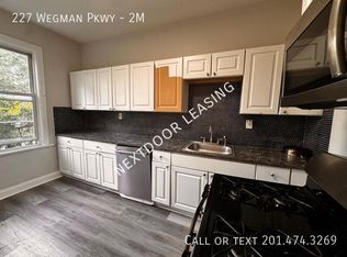 227 Wegman Pkwy #2M, Jersey City, NJ 07305