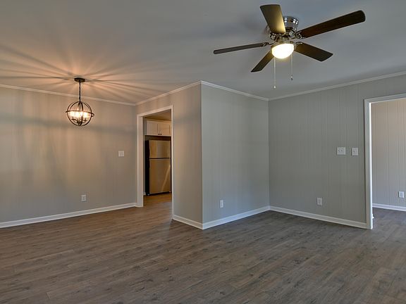 4th image of 245 Oakwood Dr