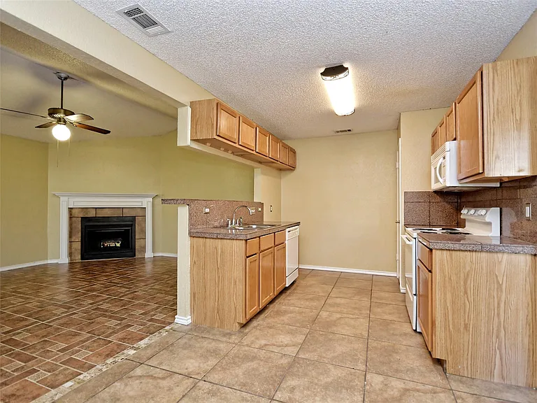 415 Fantail Loop #A — Photo 6
