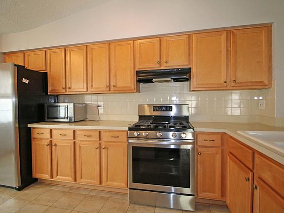 3rd image of 282 Whitewood Dr Unit 282