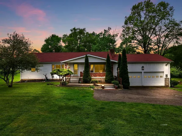 4225 Woodlane Dr, Nelsonville, OH 45764