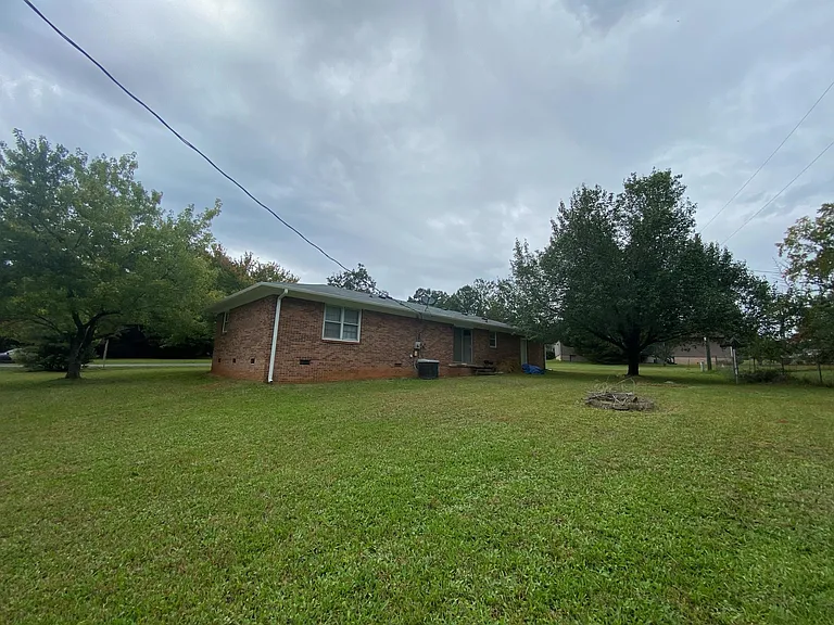 1424 E Calhoun St — Photo 3
