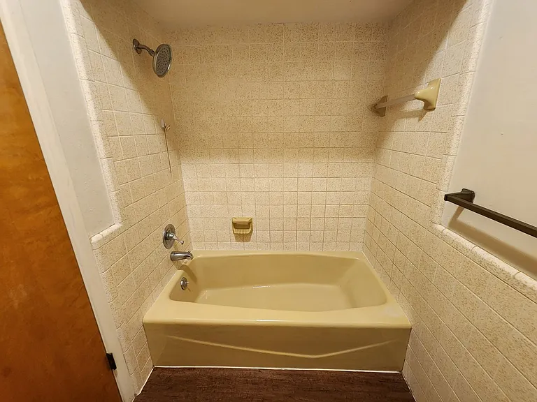1274 Hillcrest Dr — Photo 12
