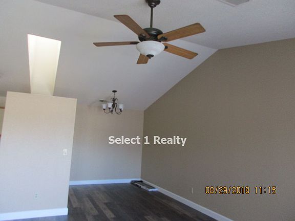 5th image of 905 Villa Ter