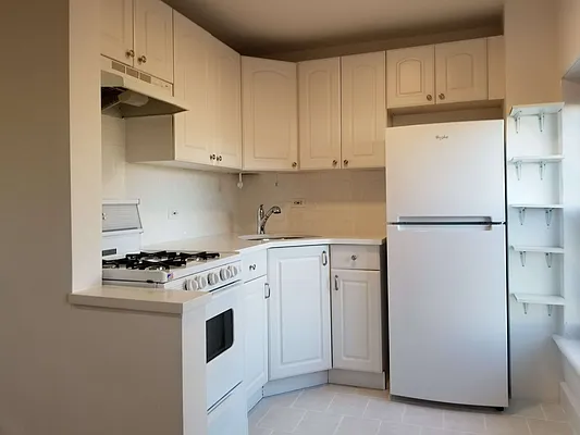 Rented by Brownstone Property Group | media 17