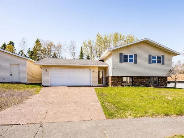 22 Marks Dr, Silver Bay, MN 55614