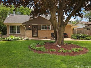 1129 Longmeadow Dr, Glenview, IL