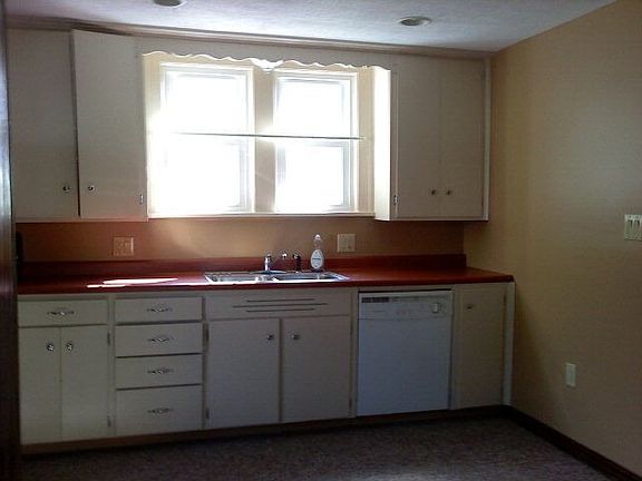2nd image of 230 W Butler St