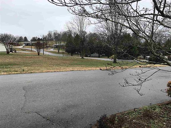 4th image of Stuart Ln