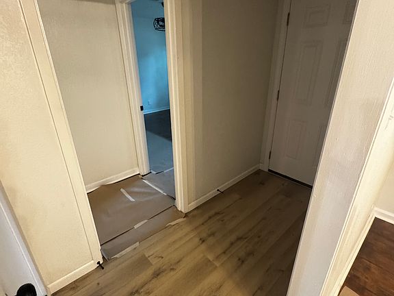 2nd image of 1401 Deer Ave