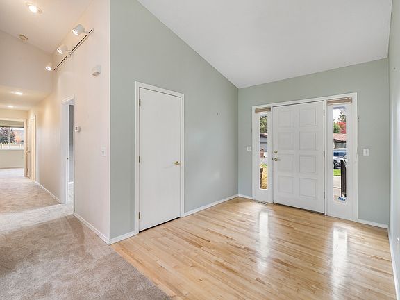 3rd image of 5115 S Woodfield Ln