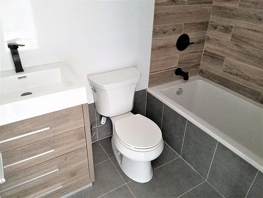 Rented by The Hamilton Group | media 24