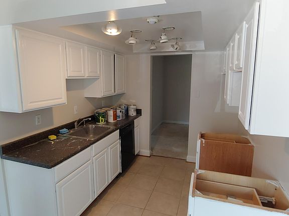 wrapping up new kitchen, waiting on new granite and stainless steel appliances!