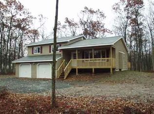 141 Hawkview Dr, Milford, PA 18337
