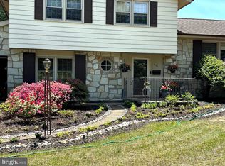 901 Kingston Dr, Cherry Hill, NJ 08034