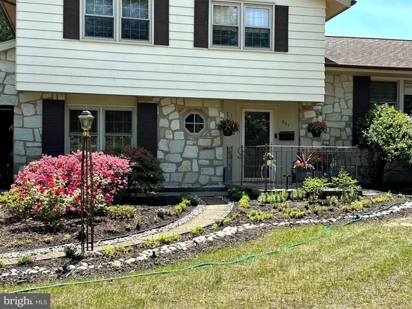901 Kingston Dr, Cherry Hill, NJ 08034