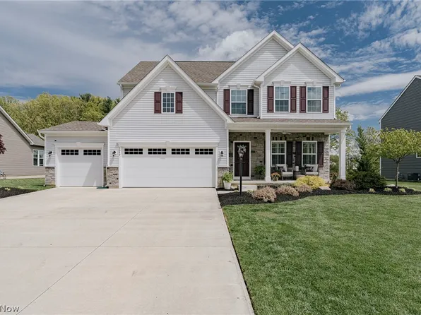 9049 Winfield Ln, North Ridgeville, OH 44039