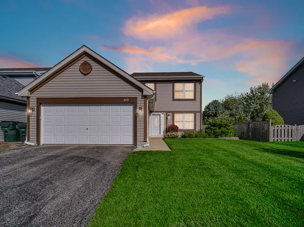 455 Rosewood Xing, Lindenhurst, IL 60046