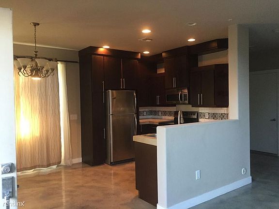 4th image of 312 S Hardy Dr