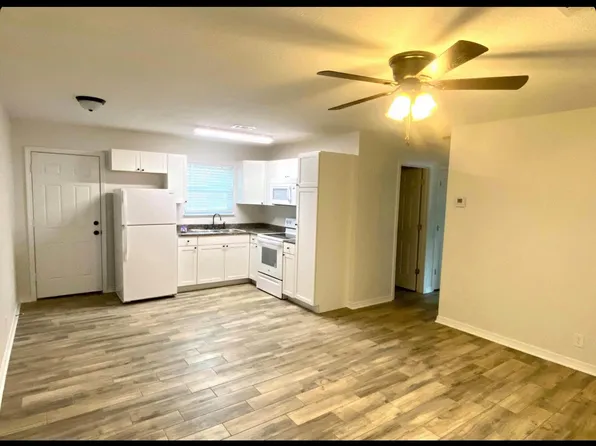 980 Martin Luther King Dr #9, Flomaton, AL 36441