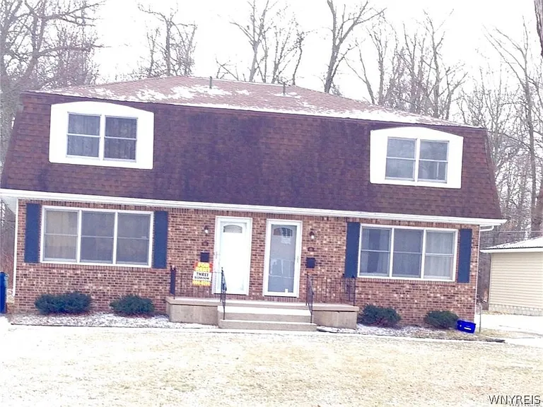91 Marine Dr — Photo 1