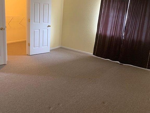 5th image of 21565 E 39th Ave