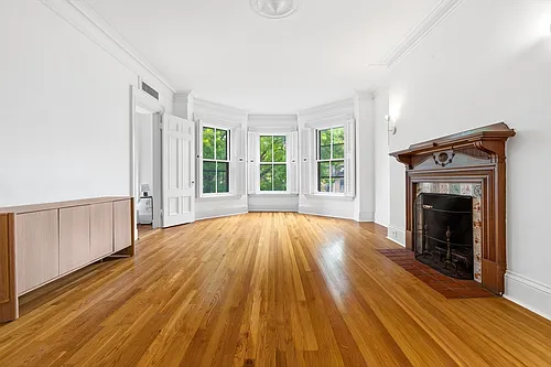 302 Commonwealth Ave #C Photo 1