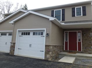 111 Front St, Akron, PA 17501