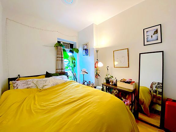 2nd image of 8 Spencer Pl APT 4R