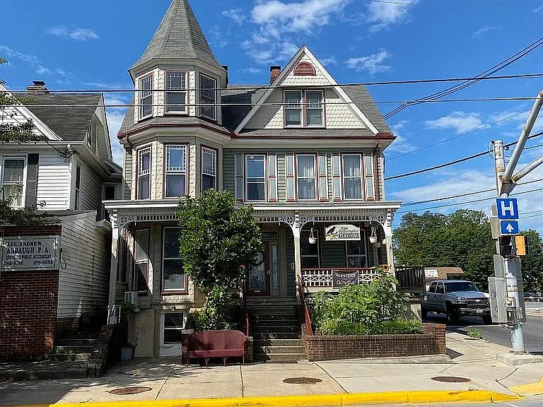 172 E Main St #2B
