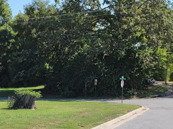 1920 N Poplar St, North Little Rock, AR 72114