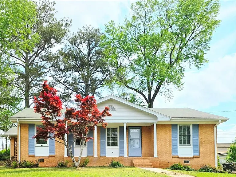 1499 Hammack Dr — Photo 2