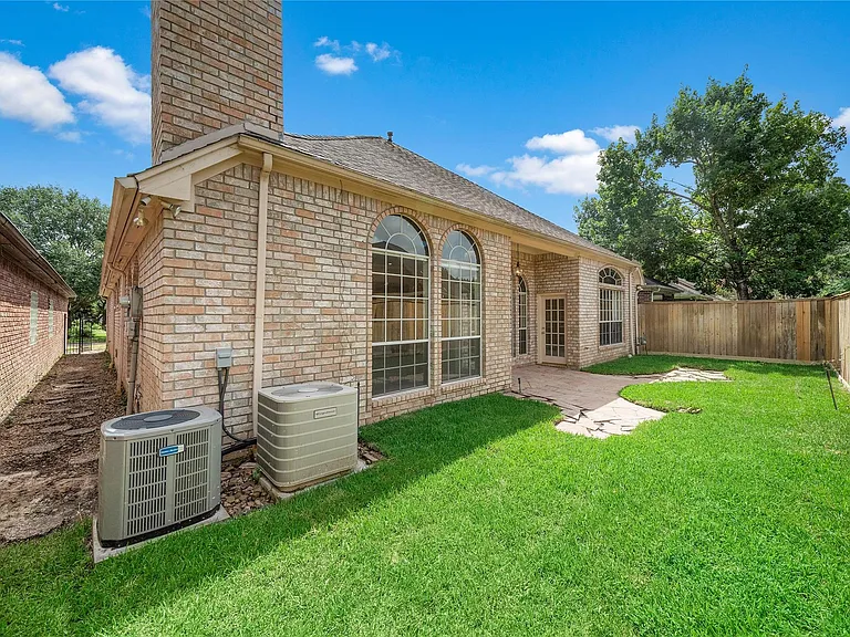 13811 Muirfield Village Dr — Photo 20
