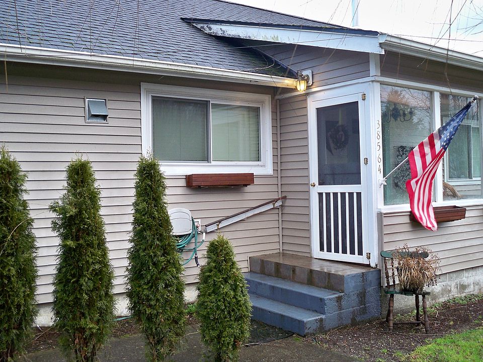 1st image of 38564 SE River St