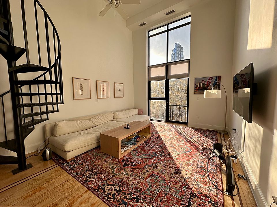 1st image of 214 Franklin St APT 303