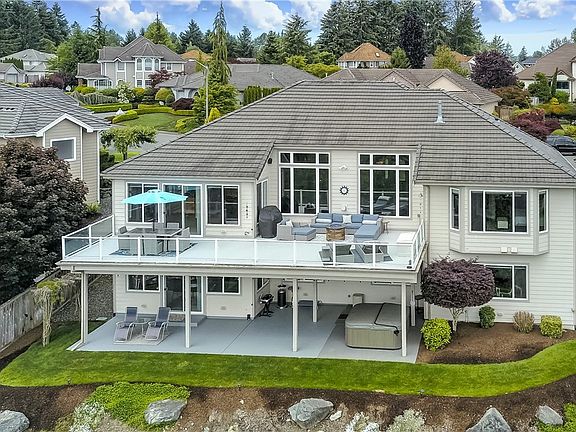 3rd image of 15819 136th Avenue Ct E